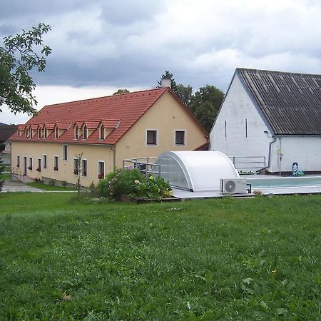 Penzion U Krumlova Srnín エクステリア 写真